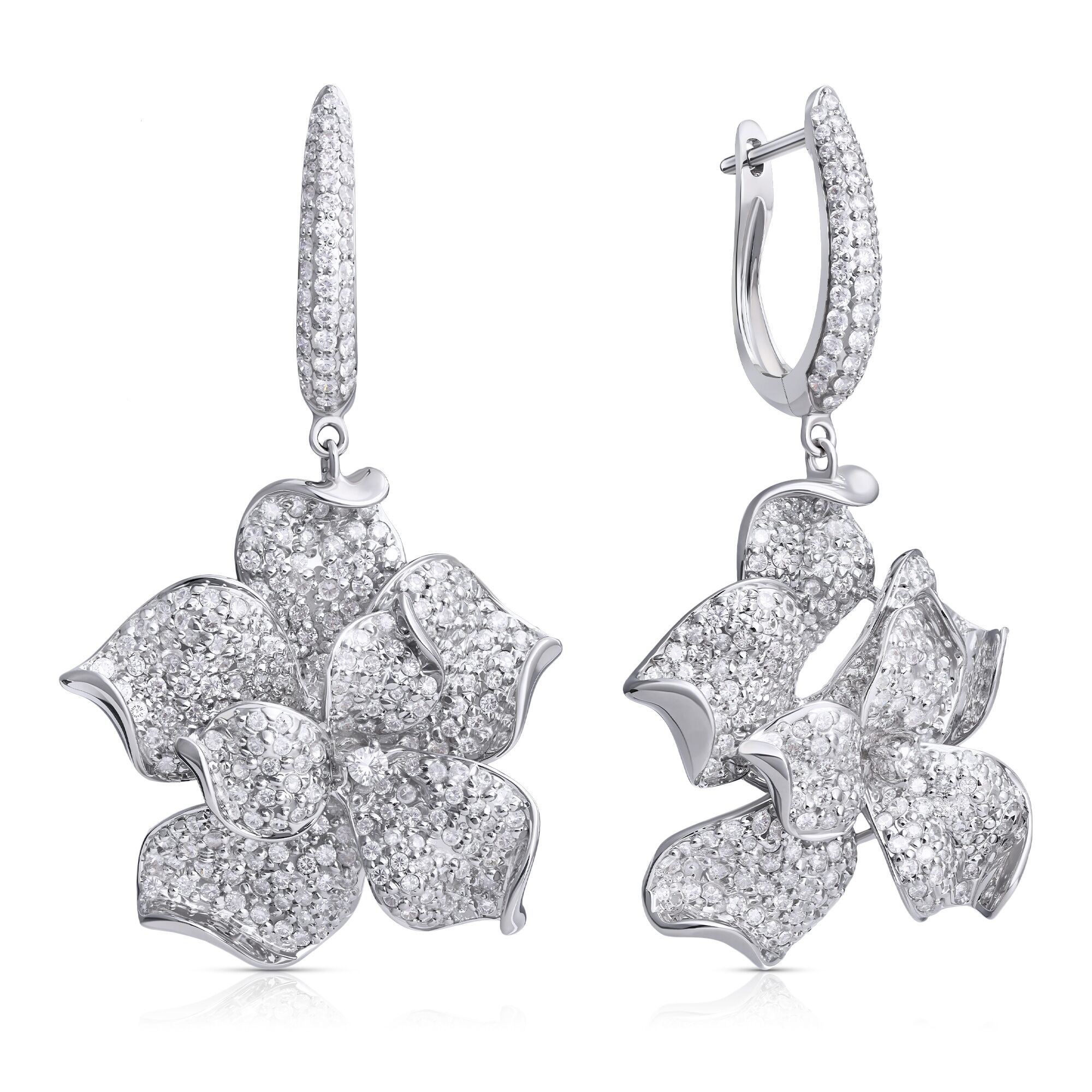 Серьги из белого золота 750 пробы с бриллиантами