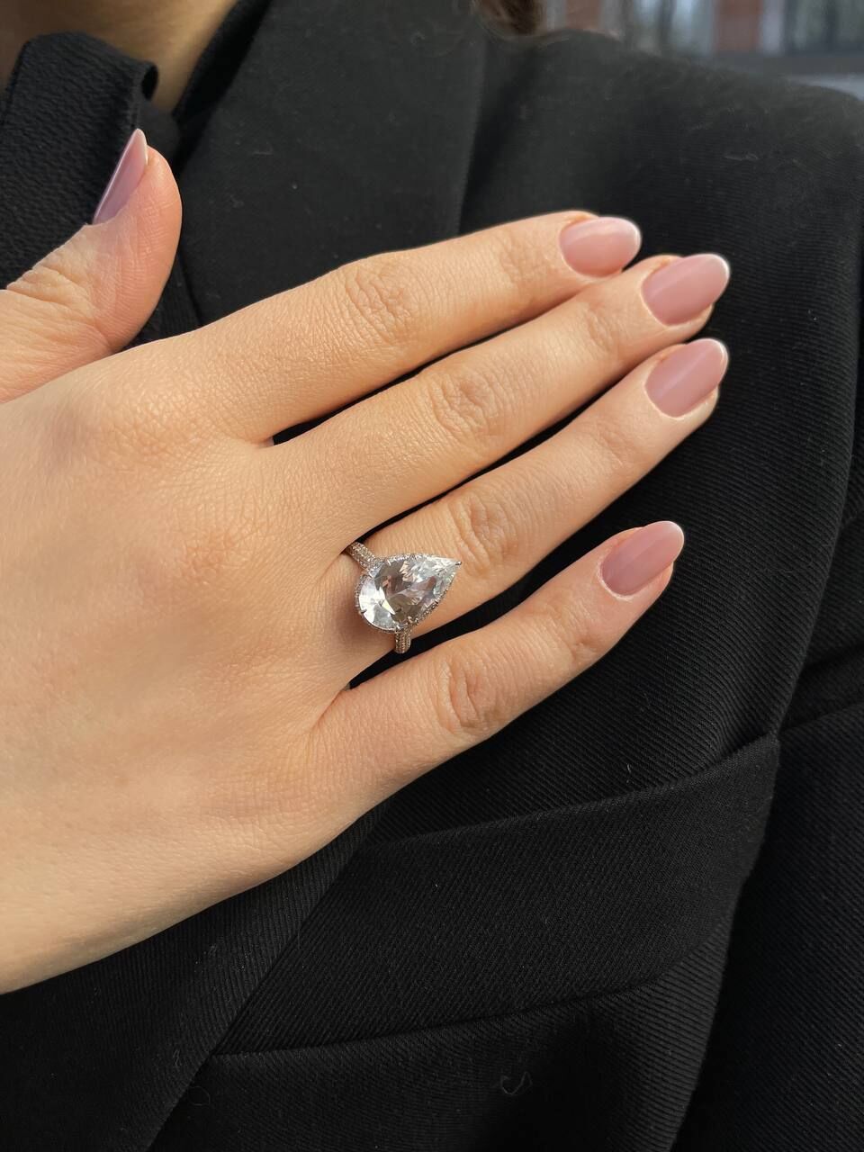 Кольцо из белого золота 585 пробы с данбуритами и бриллиантами (17)