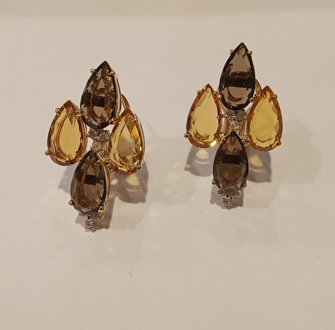 Серьги из золота 585 пробы с бриллиантами, цитринами и раухтопазами