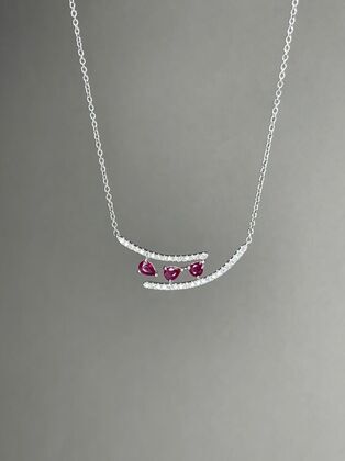 Колье из белого золота 750 пробы с рубинами и бриллиантами