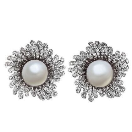 Серьги из белого золота 585 пробы с культивированным жемчугом и бриллиантами