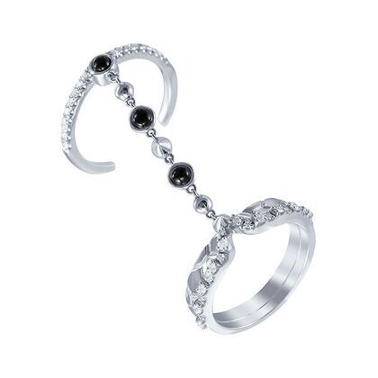 Кольцо из белого золота 585 пробы с ониксом и бриллиантами (17,5)