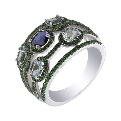 Кольцо из белого золота 750 пробы с аквамаринами, иолитом и цаворитами