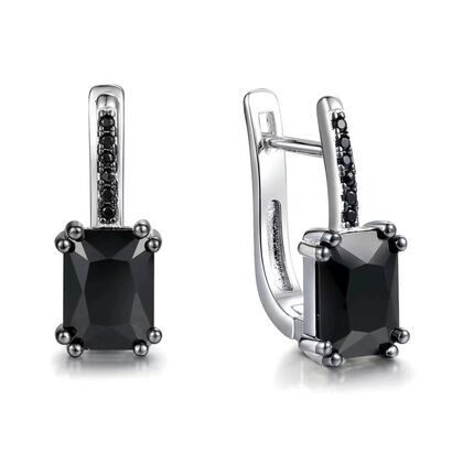 Серьги из серебра 925 пробы с шпинелью
