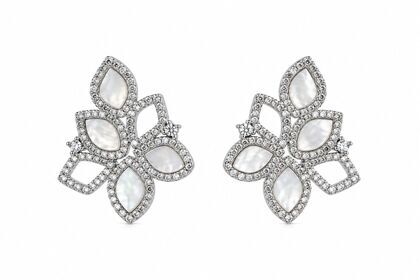 Серьги из серебра 925 пробы с перламутром и фианитами