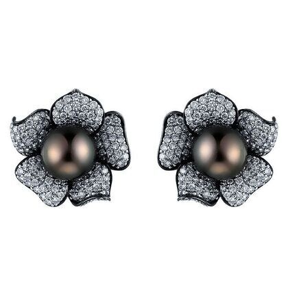 Серьги из белого золота 585 пробы с культивированным жемчугом и бриллиантами